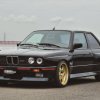 BMW M3 歴史探訪 – 伝説の高性能スポーツセダンの軌跡